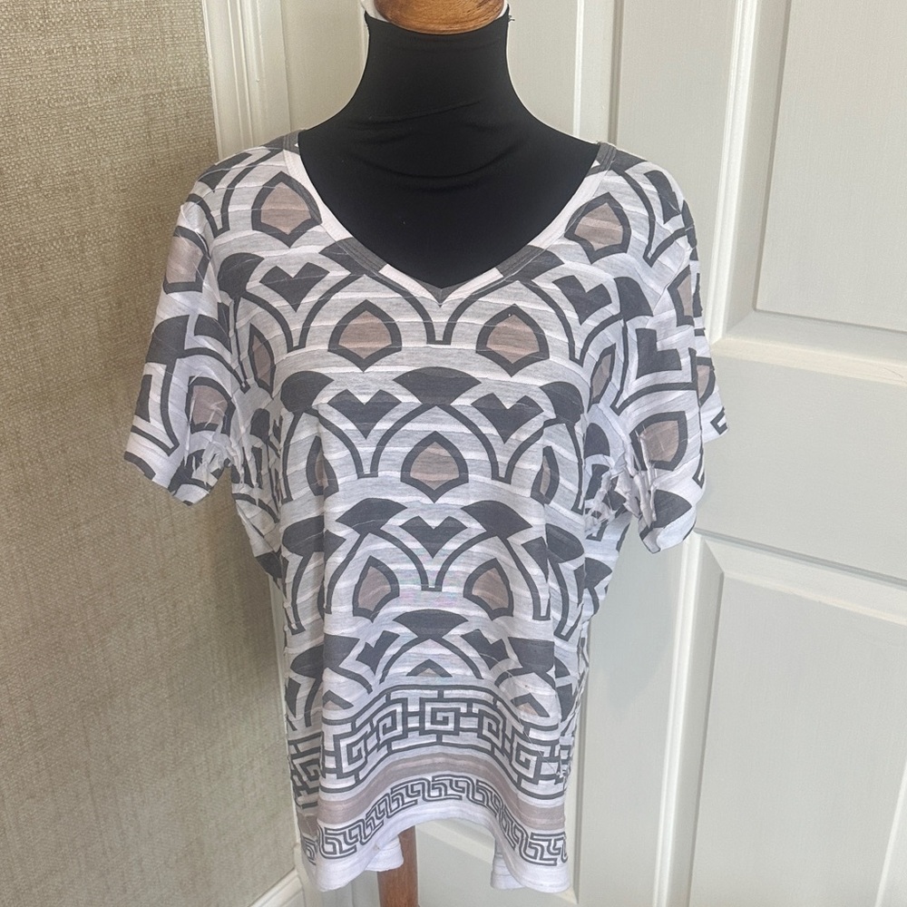 JM Collection Black and White Geometric Short Sleeve Top